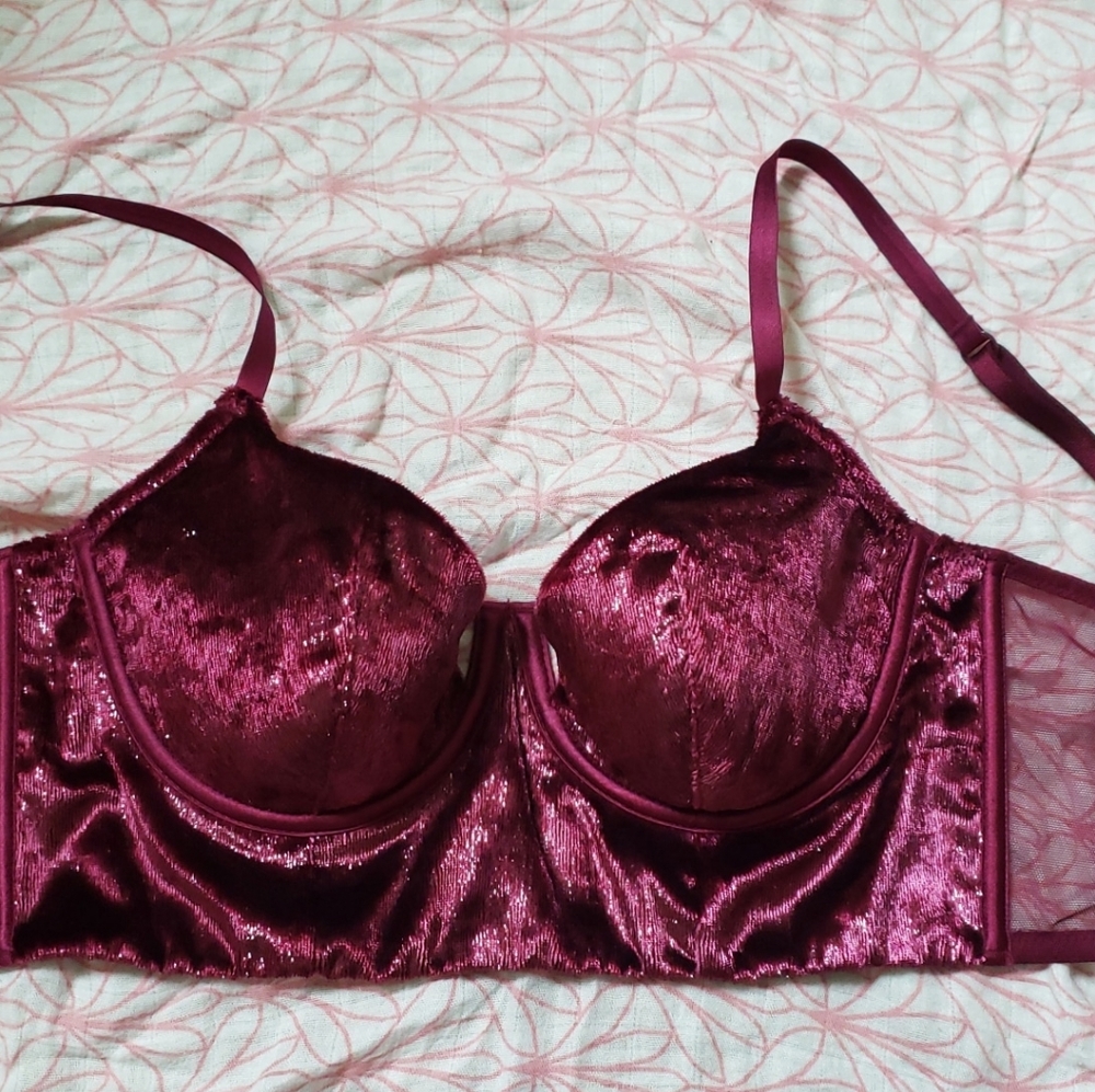 NWT Victoria's Secret Very Sexy Balconet Bra 32C